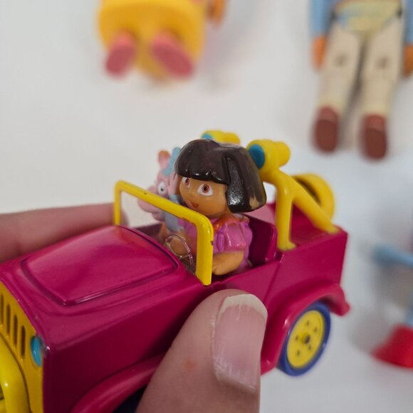 Vintage Dora the Explorer Dollhouse Furniture and People Mixed Lot & Diecast Car - Picture 6 of 12